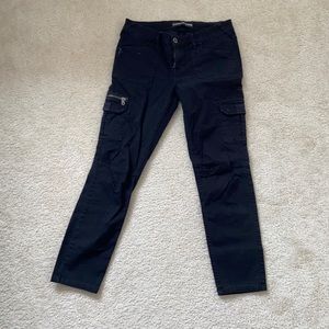 Express jeans. Black cropped cargo pant. Size 6